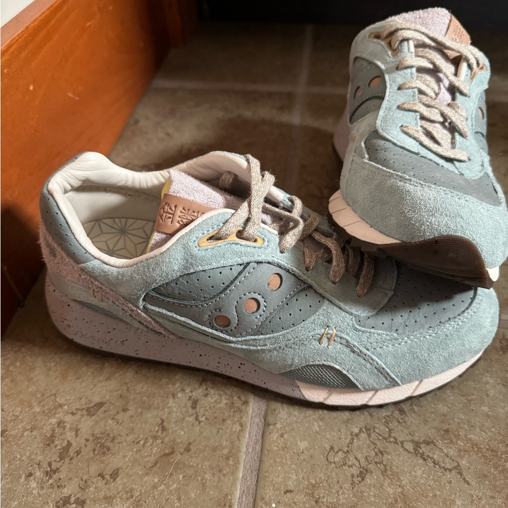 Saucony Shadow 6000 Kintsugi
Grey/Black/Green
Size 8
Brand New with box